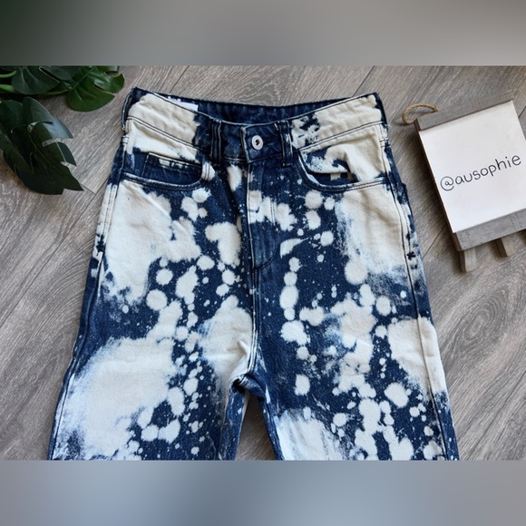 COLLUSION x005 Straight Leg Bleach Splatter Ultra High Waisted Jeans. Size 25 - Picture 2 of 10